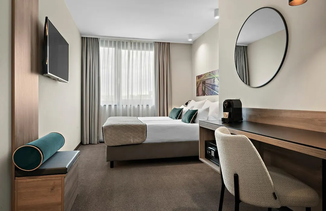 Leonardo Hotel Vienna City West-1